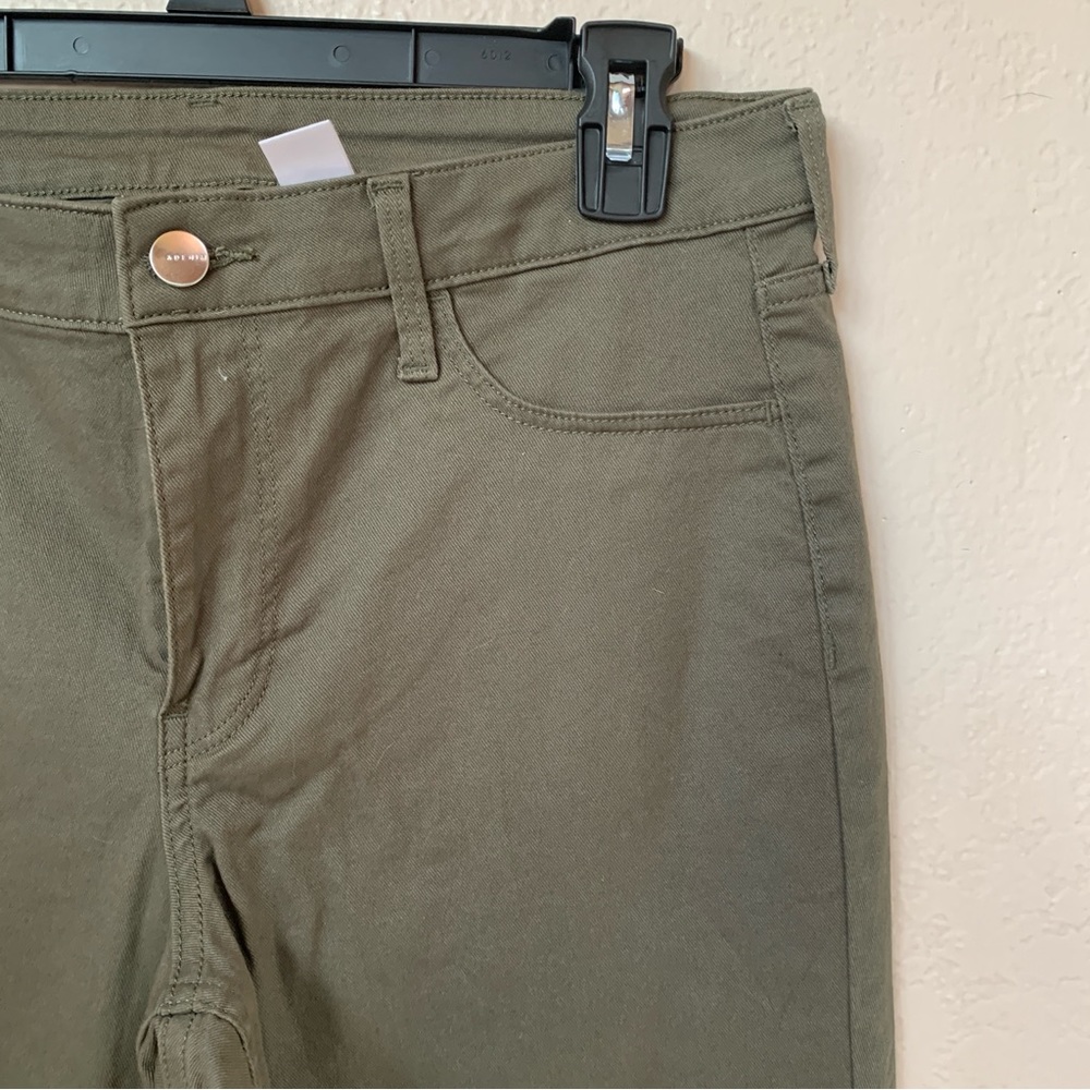 H&M Skinny Fit Olive Green Jeans Denim Pants Women’s Size 30 Stretchy Regular